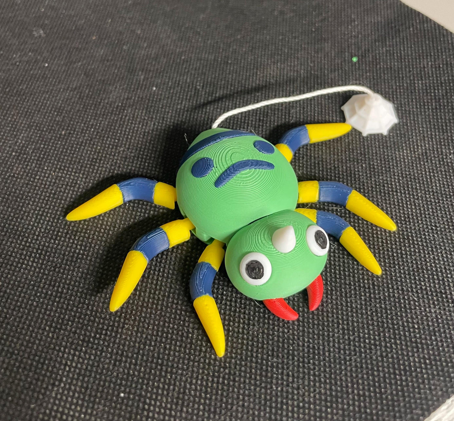Articulating/flexible spinarak fidget