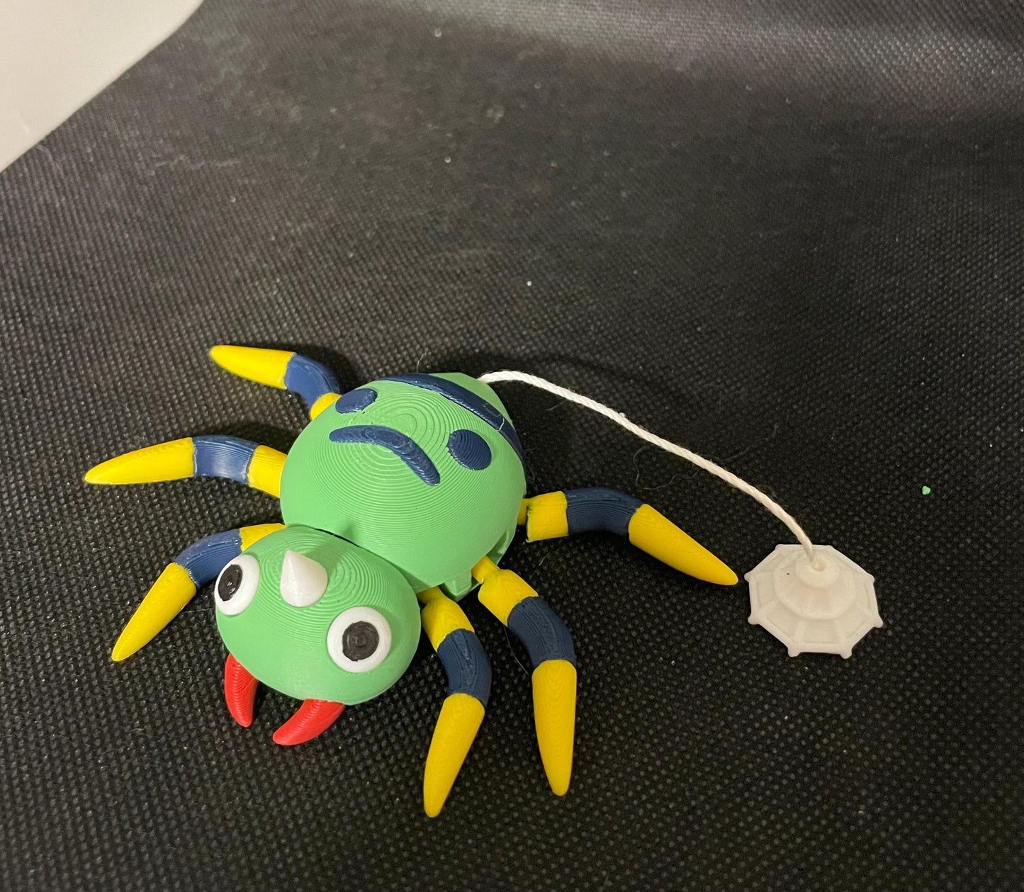 Articulating/flexible spinarak fidget